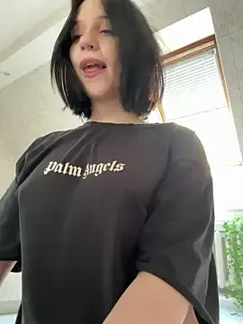 Stripchat Free Porn Cam of YourLittleDevil