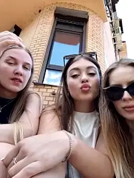 Stripchat Live Porn of caressyourself