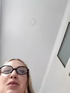 Stripchat Sex Chat of caressyourself