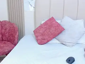 Stripchat Watch Live Sex Cams of KissMeSara