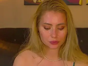 Stripchat Live Sex Cam of MisshaNight