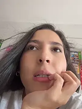 Stripchat Free Porn Cam of LittleDoll___
