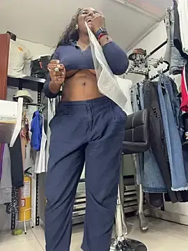 Stripchat Free Porn Cam of MAREIA_25