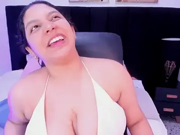Stripchat Adult Webcam of dullce77