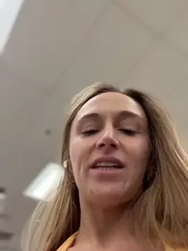 Stripchat Sex Chat of lunagirl13