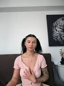 Stripchat Live Sex of DramaQueen__