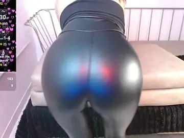 Stripchat Live Porn of Roxanne_vale
