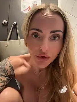 Stripchat Best live sex cam show of EmaSalis