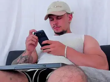 Stripchat Adult Webcams of NoahhBrown