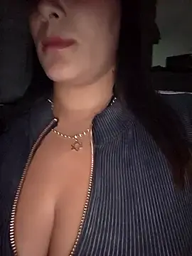 Stripchat Watch Live Sex Cams of camiysebas21