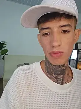 Stripchat Watch Live Sex Cams of Darwinstark_