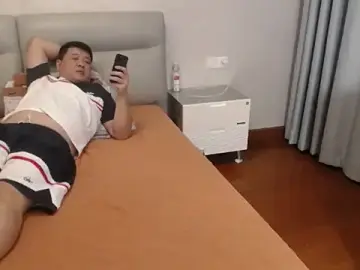 Stripchat Live Sex Cam of zhang1118