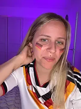 Stripchat Live Porn of lunawolf21