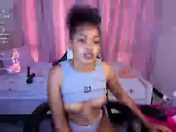 Stripchat Adult Webcam of Pretty-shally