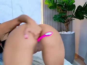 Stripchat Live Sex of LaurenRodriiguez