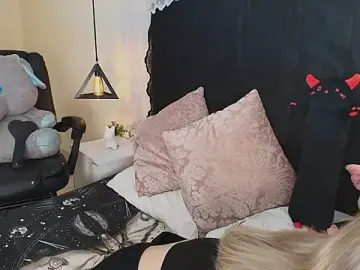 Stripchat Free Porn Cam of IvyBelle_