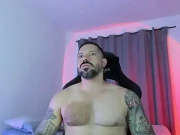 Stripchat Sex Cam of Pierre_Vidal