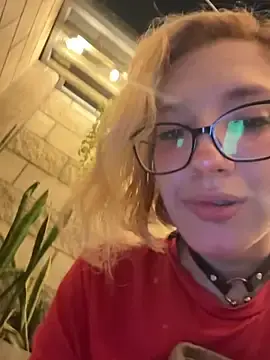 Stripchat Sex Cam of SweetBunnyGF