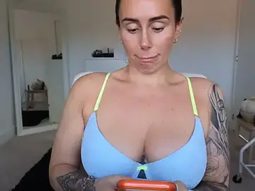 Stripchat Nude Webcam of LibbyLoveHeartx