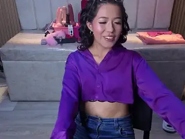 Stripchat Free Live Porn of Lynn_turner