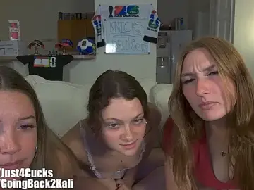 Stripchat Sex Cam of boomboomr00m