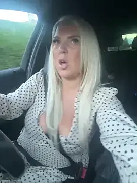 Stripchat Watch Live Sex Cams of Bustyblondebabe32