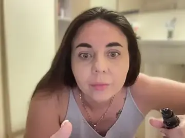 Stripchat Live Sex Cam of Darsy_Rox