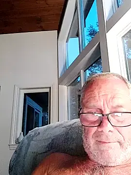 Stripchat Live Sex Cam of daddygil69