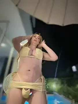 Stripchat Free Porn Cam of tinker_exotic_1