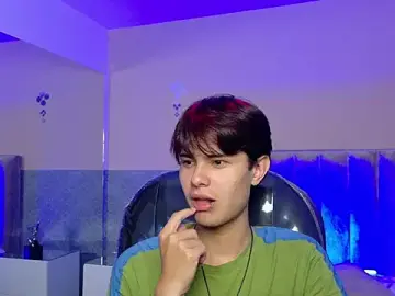 Stripchat Sex Cam of Derek_Sinn