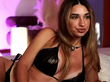 Stripchat Nude Webcam of ItalianGirl