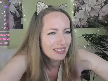 Stripchat Adult Video Chat of Queenymel