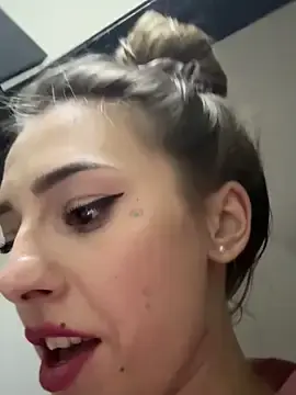Stripchat Free Live Porn of Anya_Sky