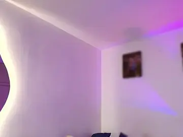 Stripchat Free Porn Cam of Isaa_Coleman_
