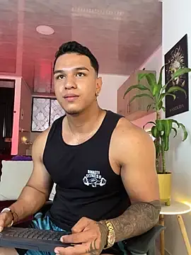 Stripchat Free Porn Cam of Taylor_John