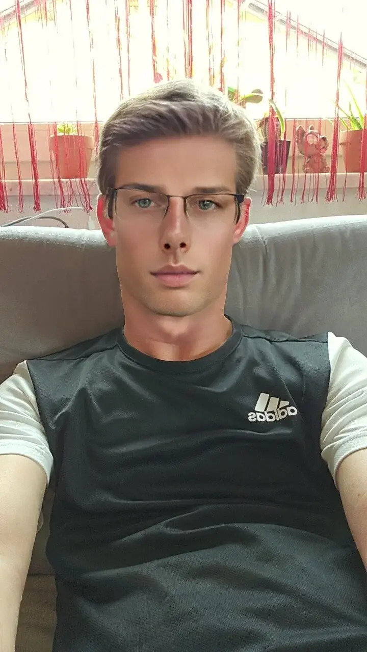 MaxAngie