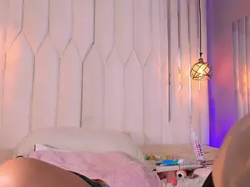 Stripchat Watch Live Sex Cams of Cloee_cameron