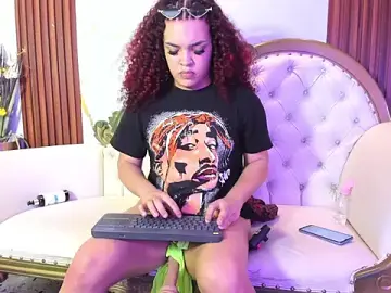 Stripchat Adult Webcams of KarineWine