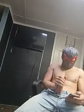 Stripchat Sex Cam of bwcloverboy2