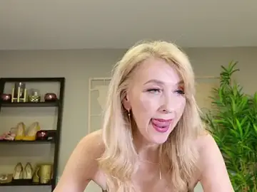 Stripchat Best live sex cam show of LadyLeea