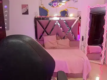 Stripchat Sex Cam of CHEERRY_TAY1