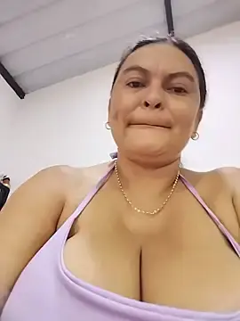 Stripchat Nude Webcam of Horny-Mommy-Dirty