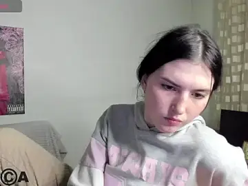 Stripchat Watch Live Sex Cams of Kira_Devi