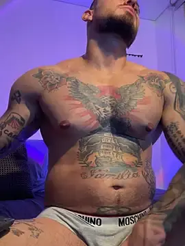 Stripchat Free Porn Cam of DimitriSullivan_