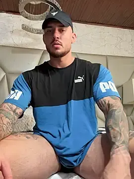 Stripchat Free Porn Cam of DimitriSullivan_