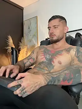 Stripchat Nude Webcam of DimitriSullivan_