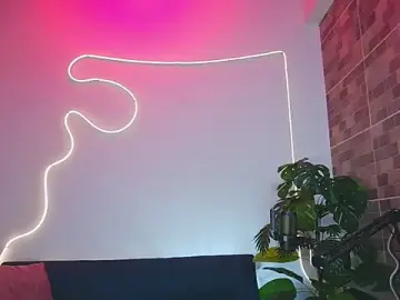 Stripchat Live Sex Cam of luna_valen