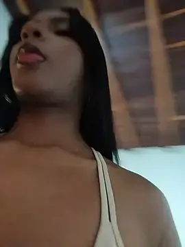 Stripchat Sex Cam of sophi_laraa