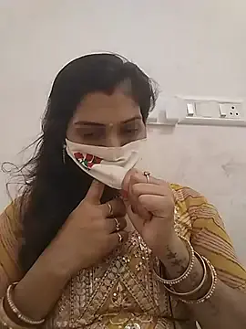 Stripchat Live Sex Cam of KAJALBHABHI_