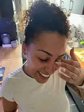 Stripchat Live Porn of SweetPetiteNoir